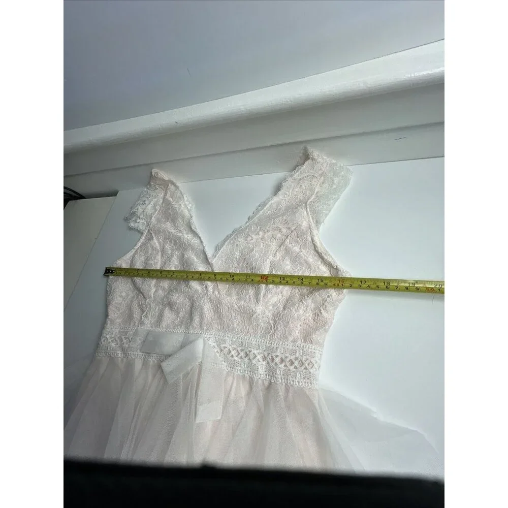 Women's M Deep V Neck Cocktail Dress Floral Lace  Asymmetrical Trim Tiered Dress